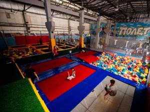 How to open a trampoline complex: equipment, cost